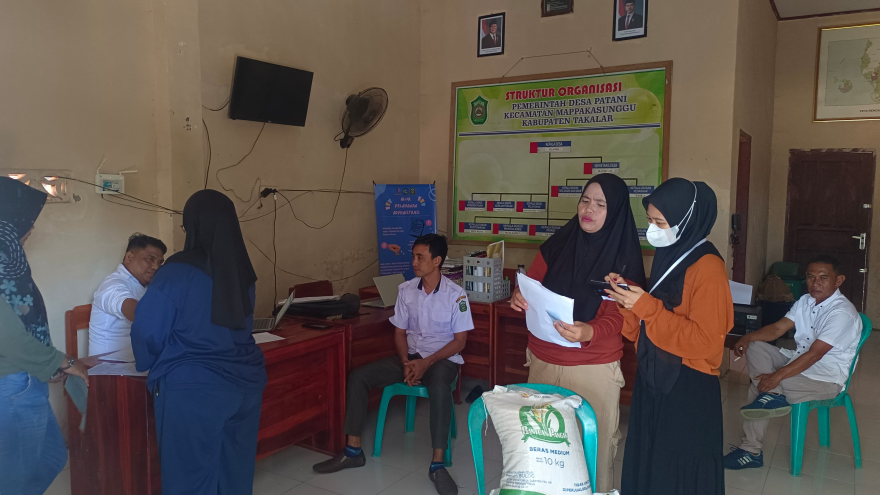 PEMERINTAH DESA PATANI SALURKAN BANTUAN PANGAN DARI BULOG KEPADA 203 WARGA DI LIMA DUSUN